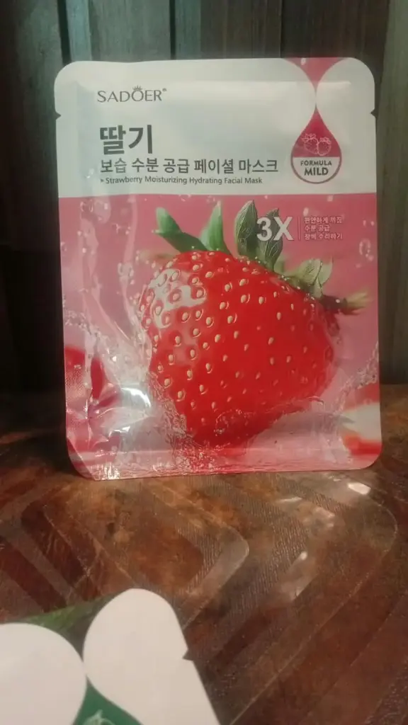 Strawberry Moisturizing Hydrating Facial Mask